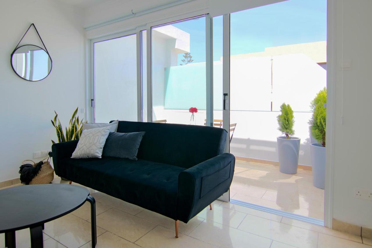 Phaedrus Living: Seaside Luxury Flat Lighthouse 62 Apartment Paphos Bagian luar foto