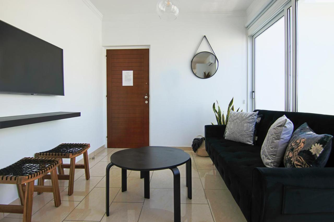 Phaedrus Living: Seaside Luxury Flat Lighthouse 62 Apartment Paphos Bagian luar foto