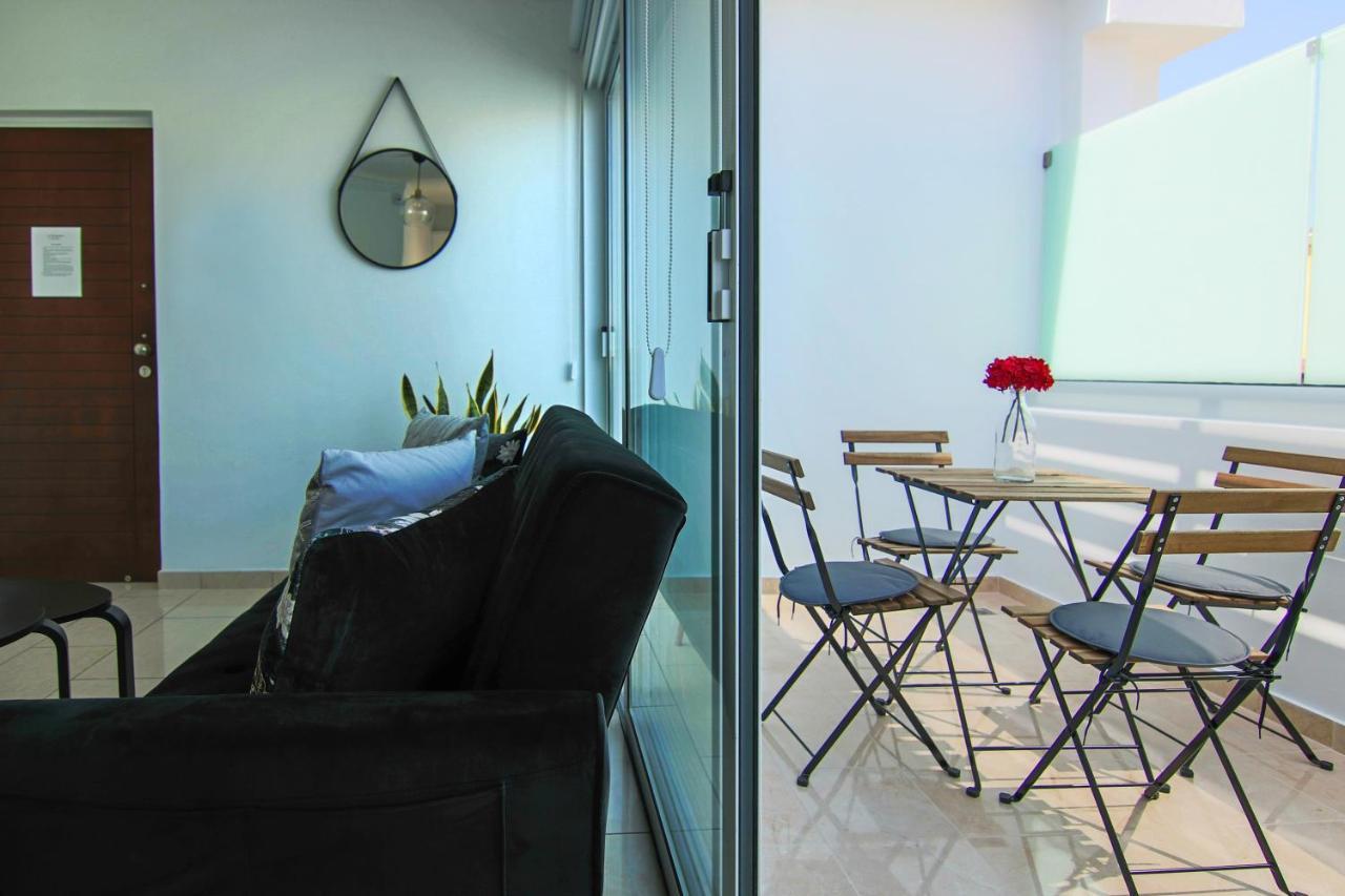 Phaedrus Living: Seaside Luxury Flat Lighthouse 62 Apartment Paphos Bagian luar foto