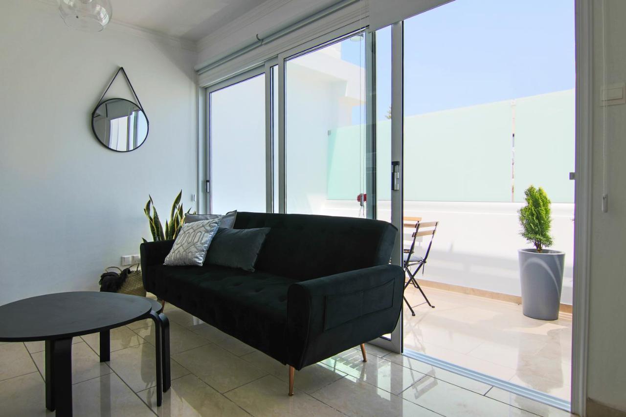 Phaedrus Living: Seaside Luxury Flat Lighthouse 62 Apartment Paphos Bagian luar foto